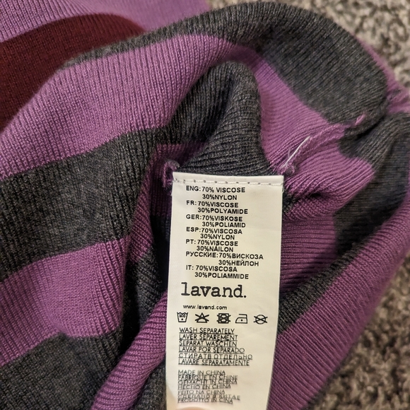 Lavand form fitting dress size large - Picture 2 of 3